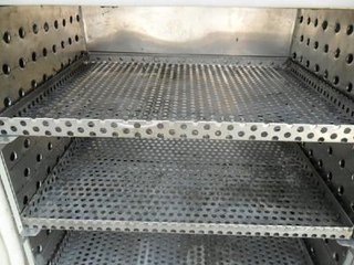  不锈钢冲孔托盘